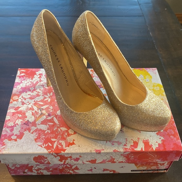Chinese Laundry Wow Glitter Gold Pumps size 8 - Picture 3 of 11